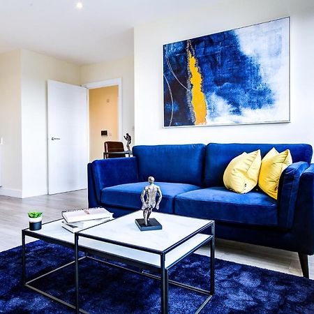 דירות Cheam Hybrid Resi - London, Sutton With Onsite Car Parking מראה חיצוני תמונה