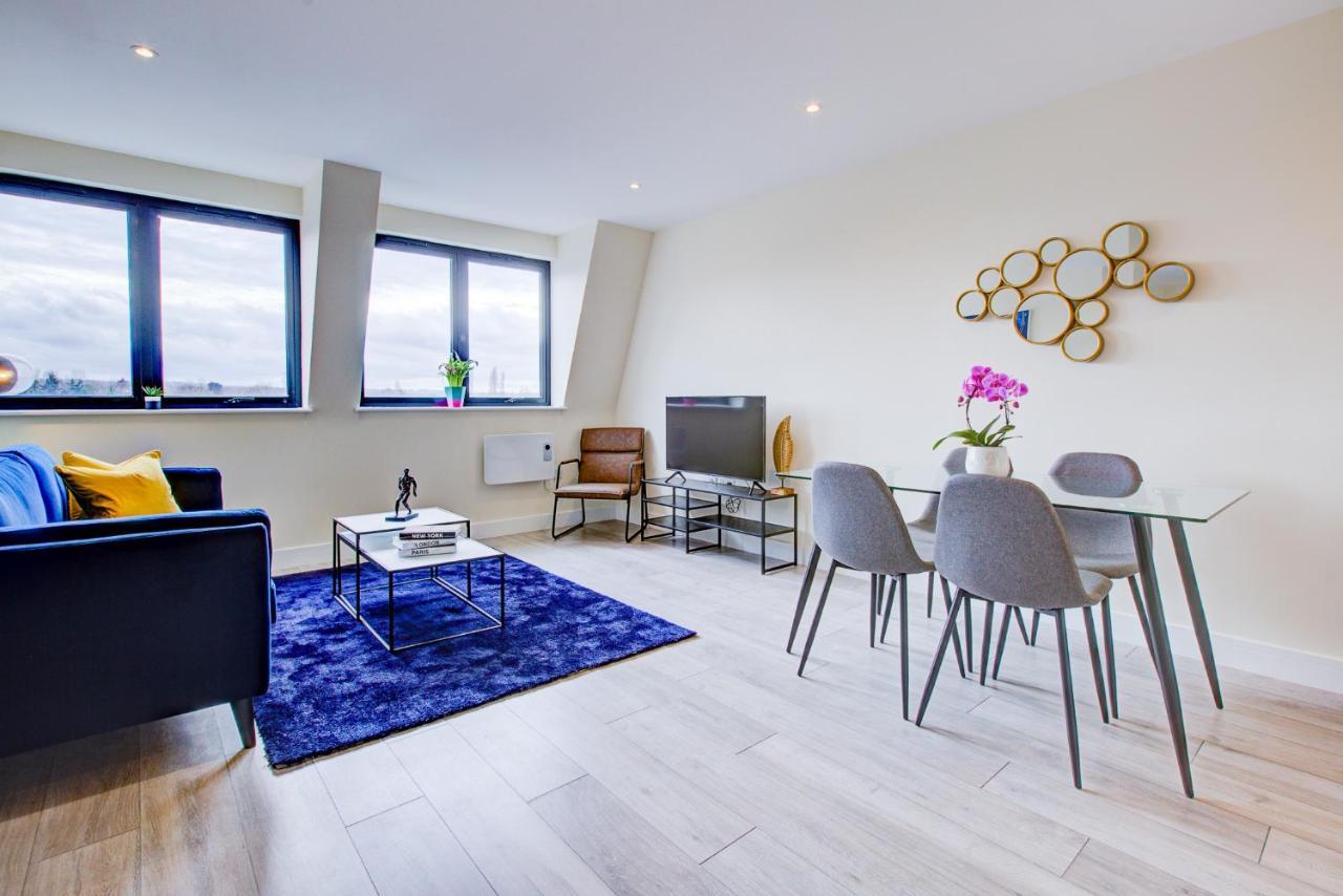 דירות Cheam Hybrid Resi - London, Sutton With Onsite Car Parking מראה חיצוני תמונה