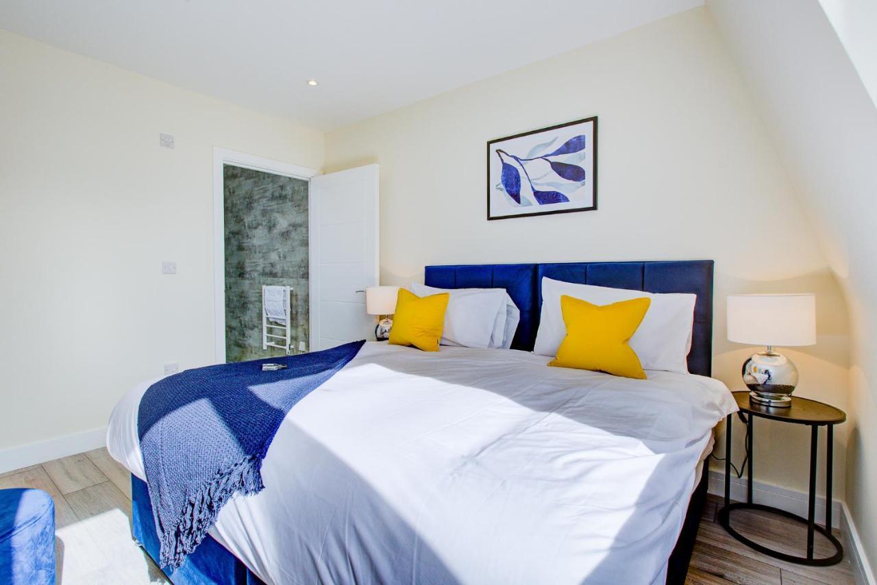 דירות Cheam Hybrid Resi - London, Sutton With Onsite Car Parking מראה חיצוני תמונה