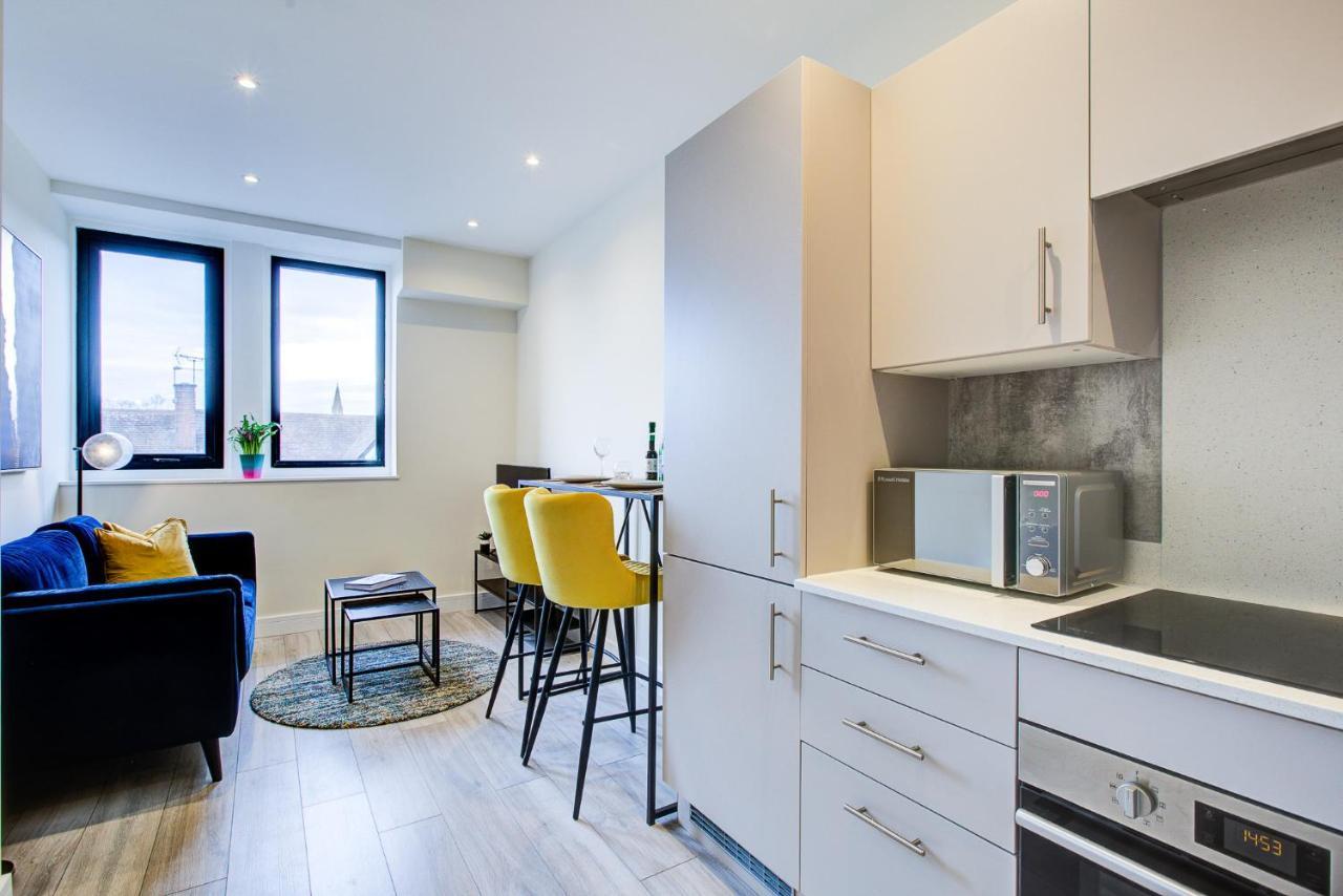 דירות Cheam Hybrid Resi - London, Sutton With Onsite Car Parking מראה חיצוני תמונה